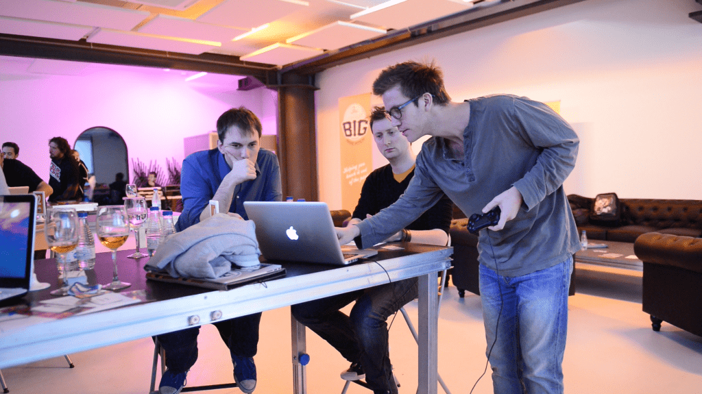 hóPLAY 2014 2 big endie pitch